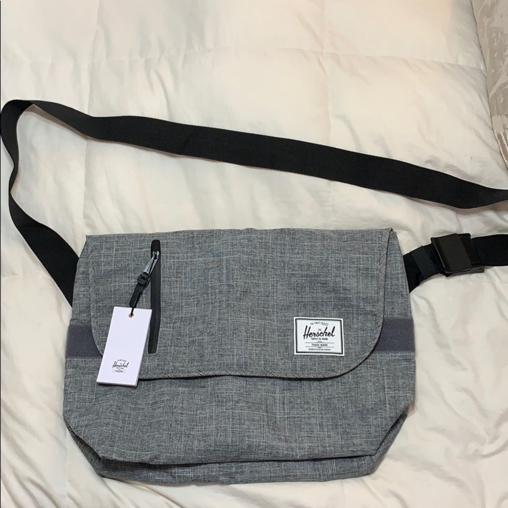 NWT Herschel Supply Company Odell Messenger Bag